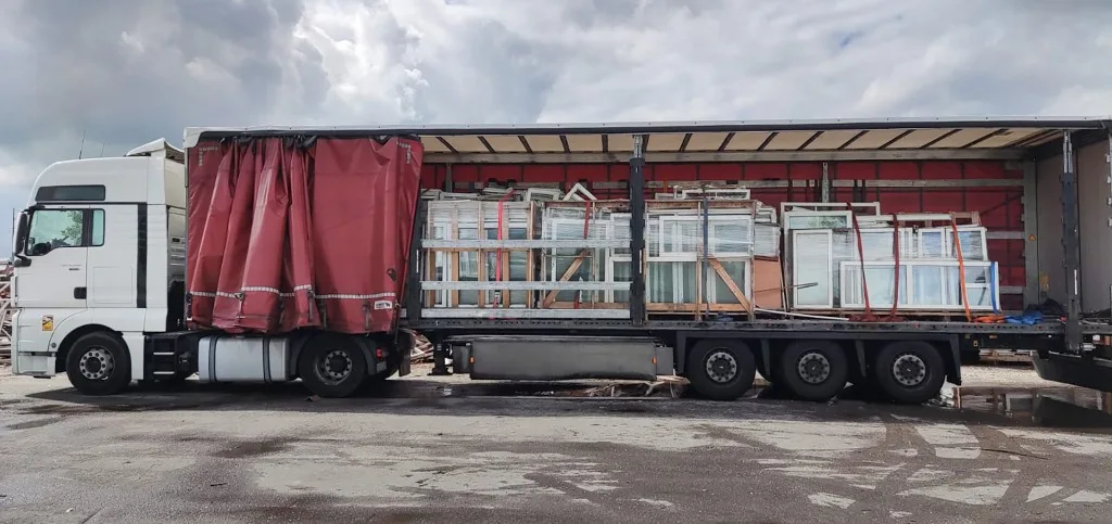 Transport ciężarowy okien i logistyka DekoS