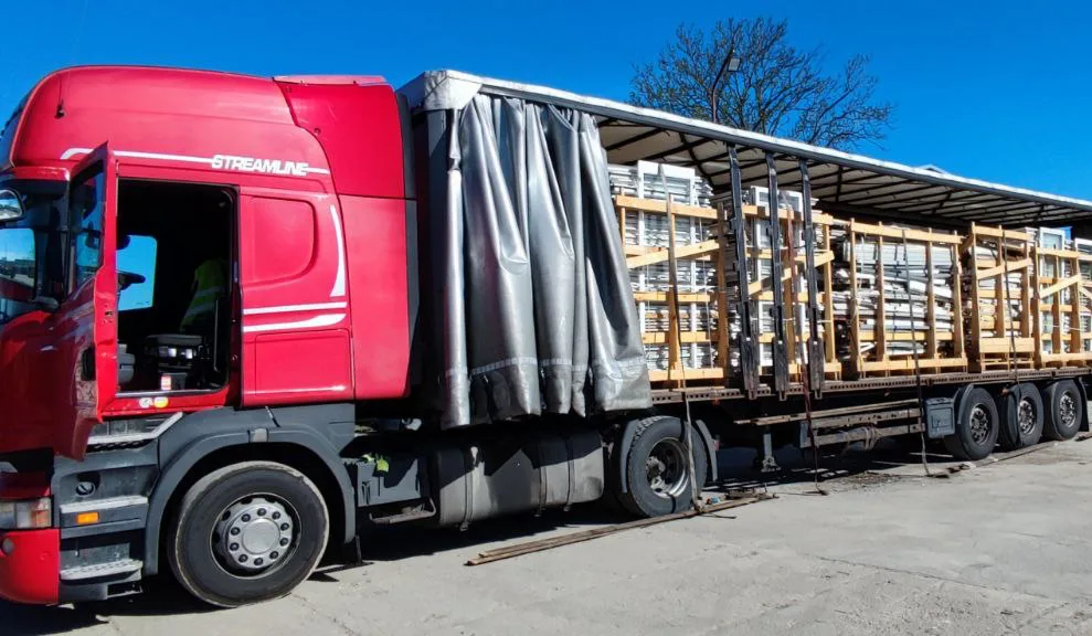 Transport całopojazdowy okien DekoS