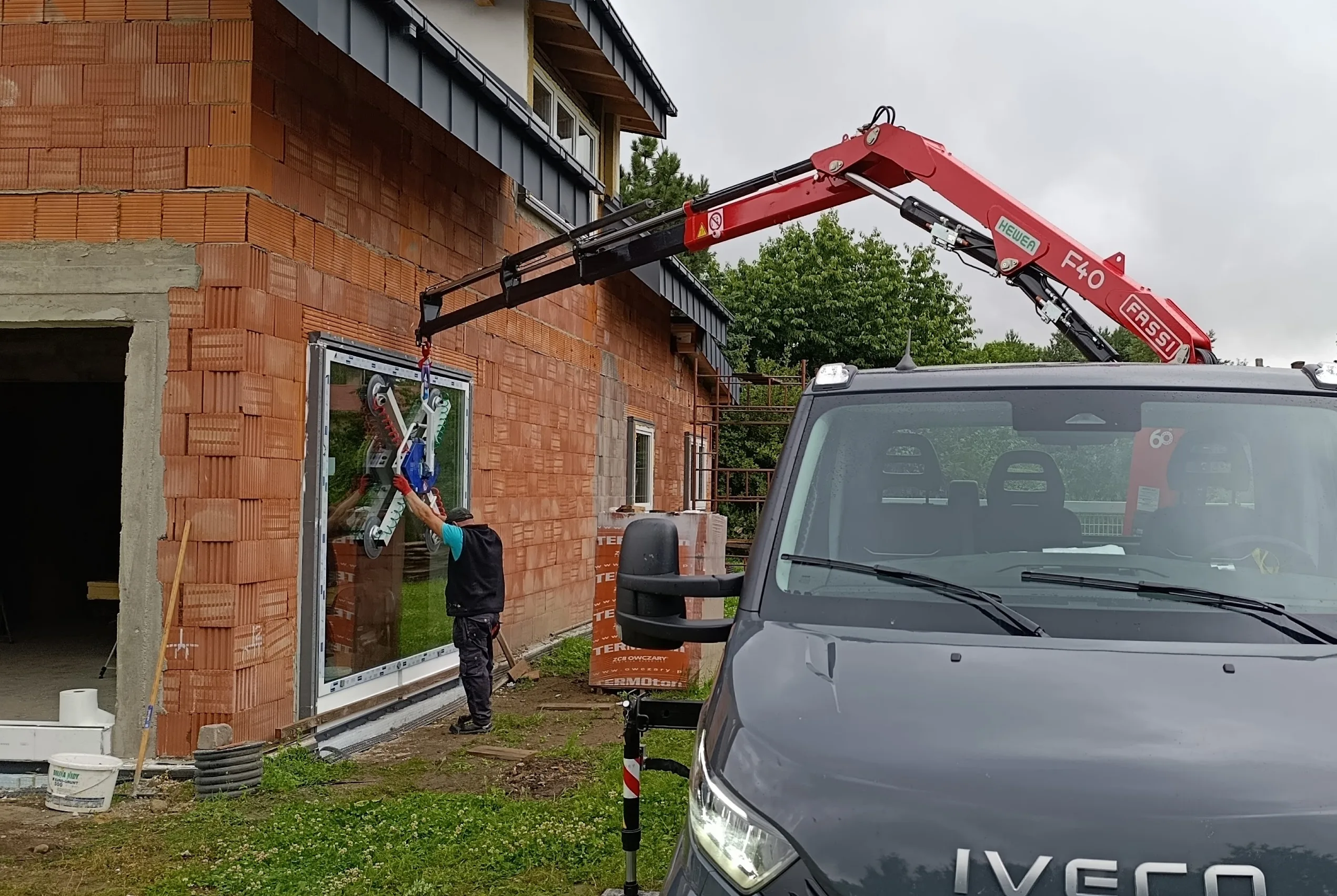 Montaż i demontaż stolarki okiennej - recykling okien DekoS